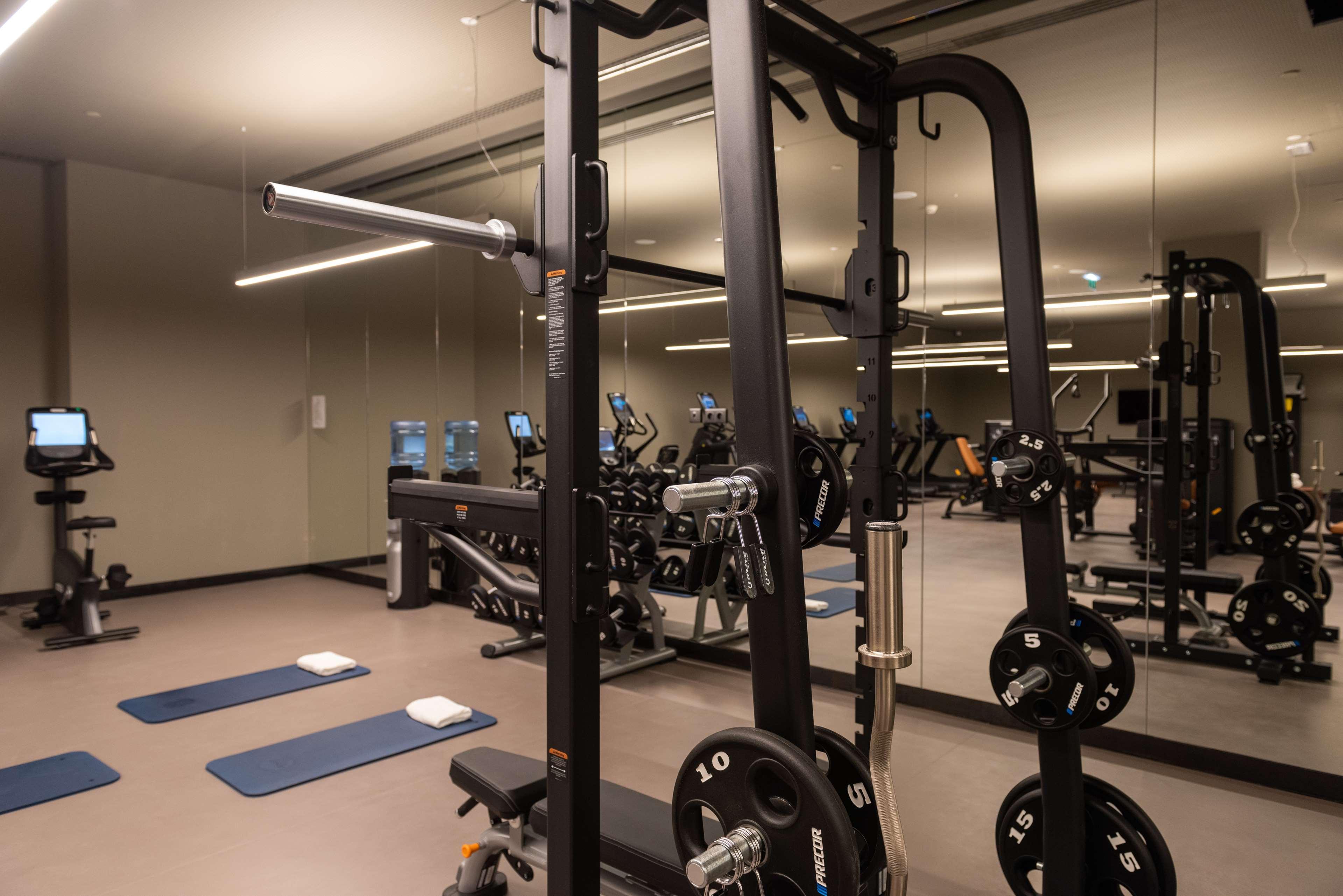 Hilton Porto Gaia Hotel Vila Nova de Gaia Exterior photo The gym at the hotel