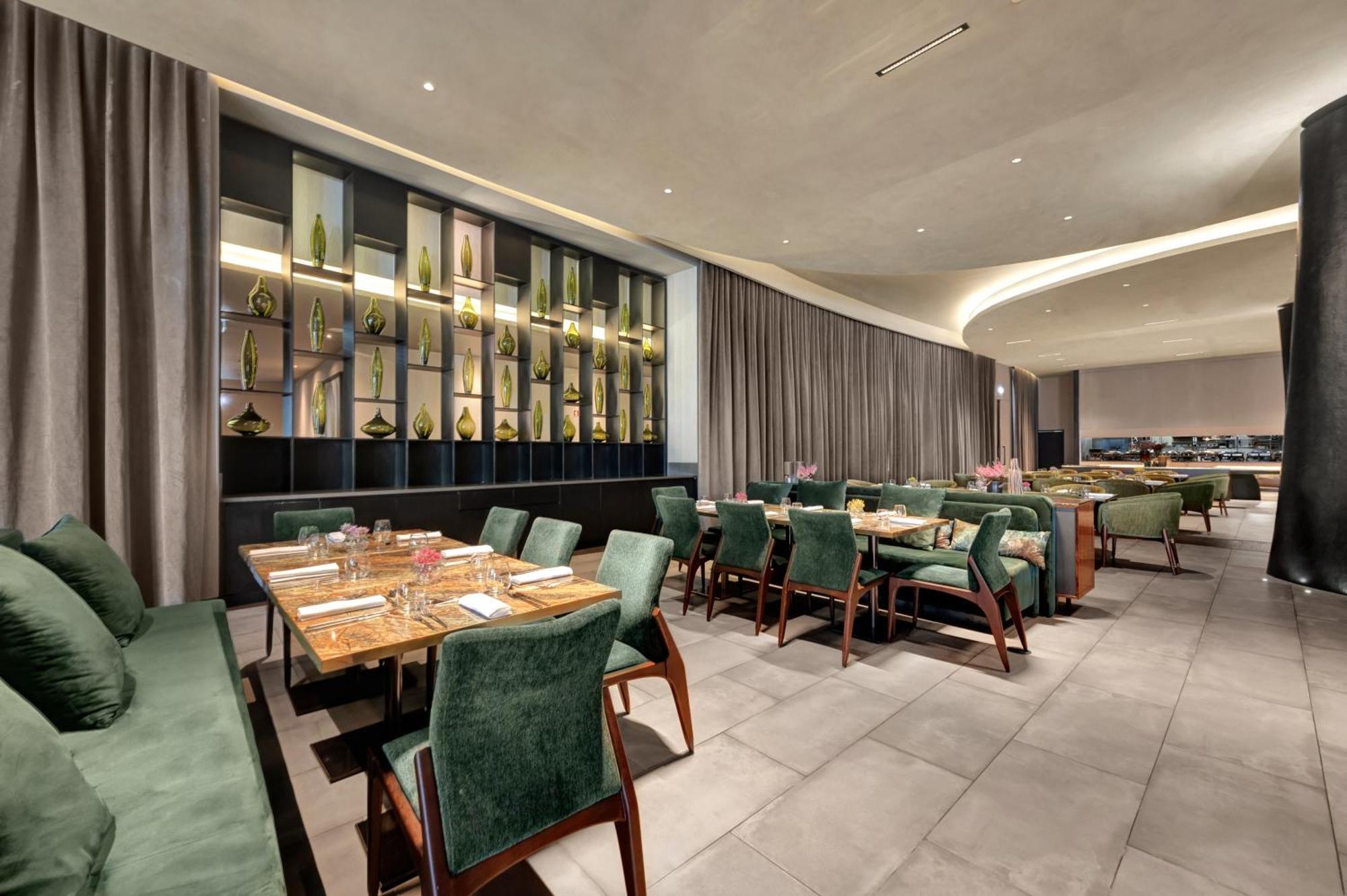 Hilton Porto Gaia Hotel Vila Nova de Gaia Exterior photo The restaurant's interior